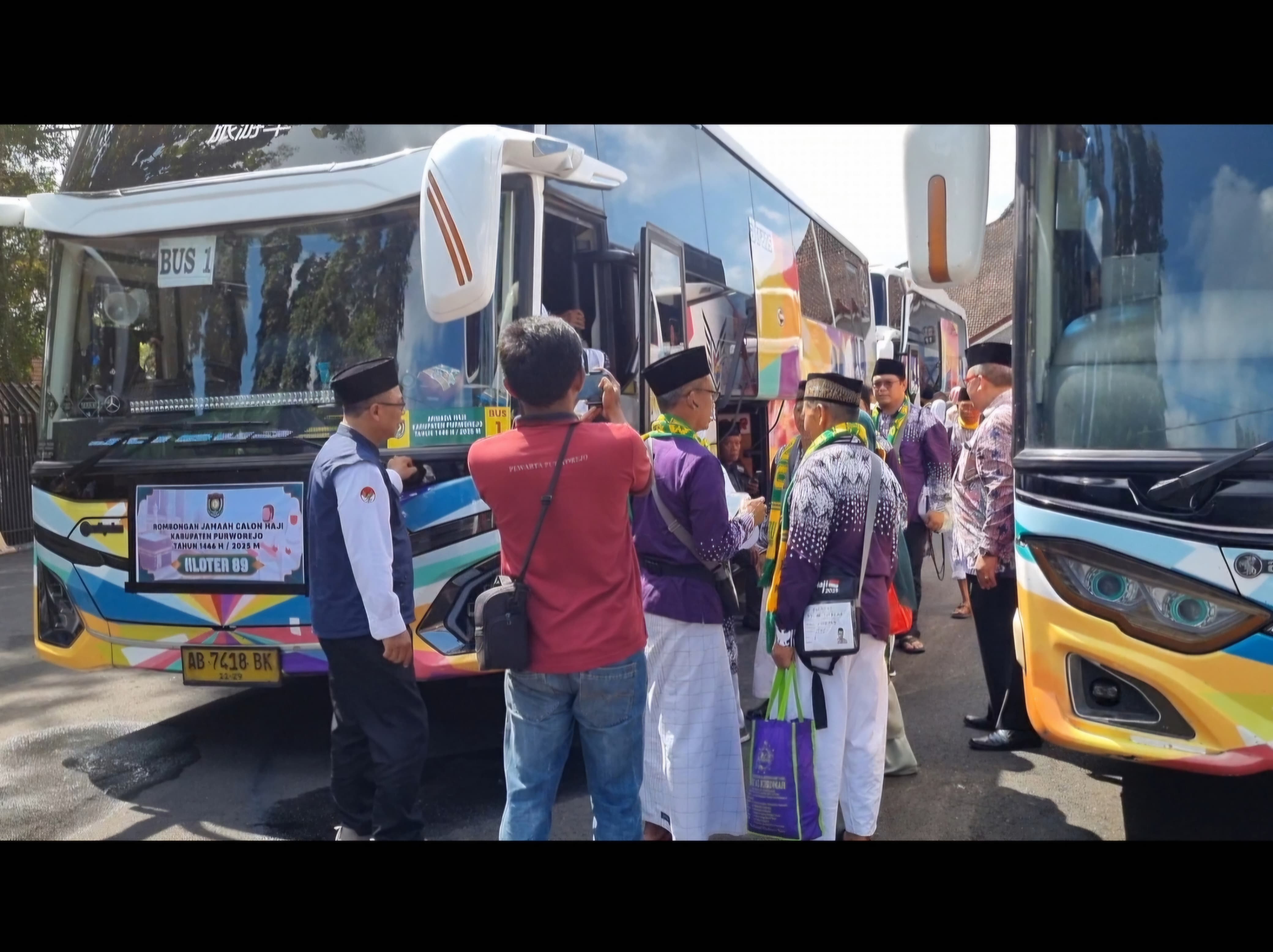 Kepala Kemenag Bersamai Bupati Lepas Jemaah Haji Purworejo