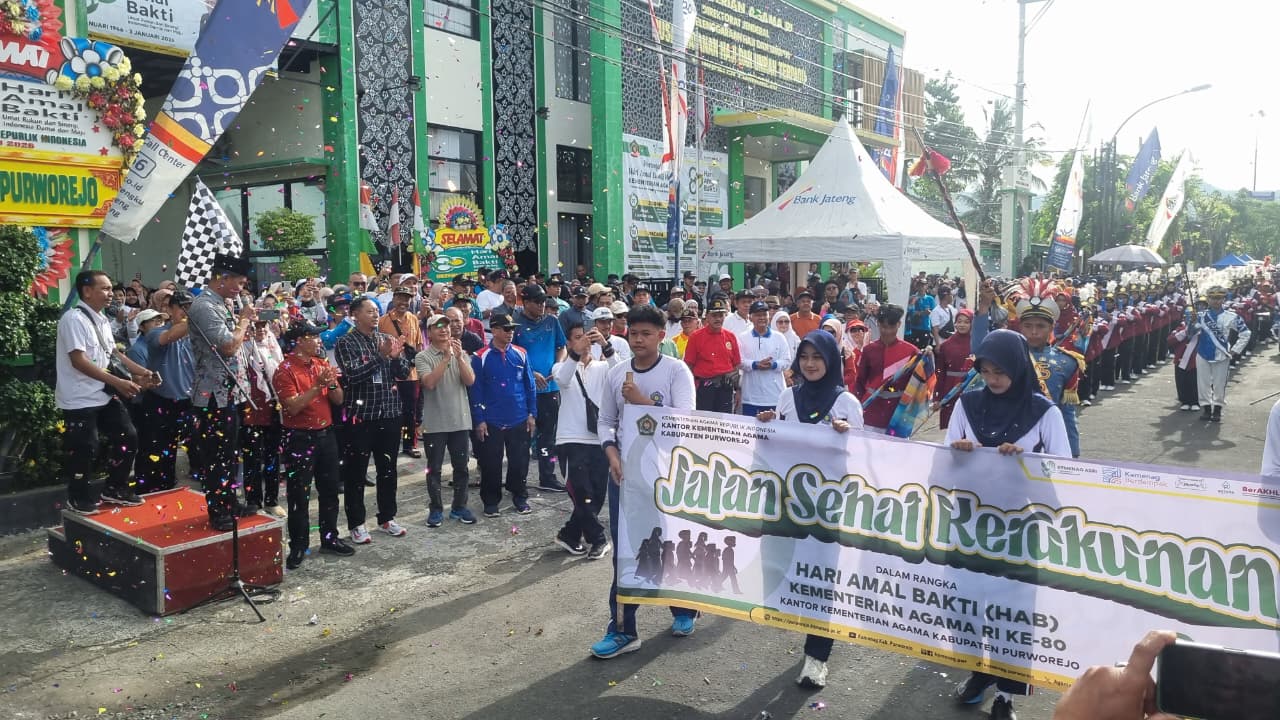 Jalan Sehat Kerukunan Meriahkan HAB ke-80